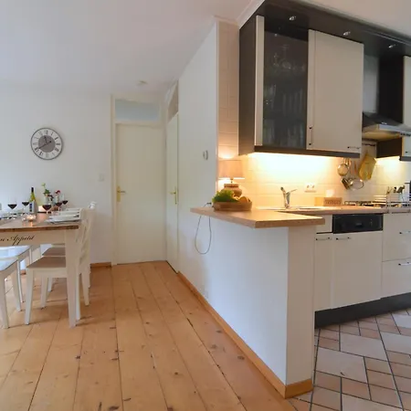 Near De Veluwe, Cleaning Included Дом отдыха